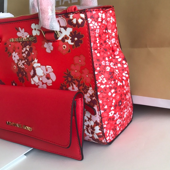 🌼💕mk Satchel set🌼Kellen/crossbody & wallet - Picture 4 of 8